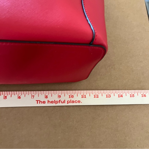 NWOT Guess Delaney Red with Black Trim Medium Classic Tote Bag - Picture 10 of 10